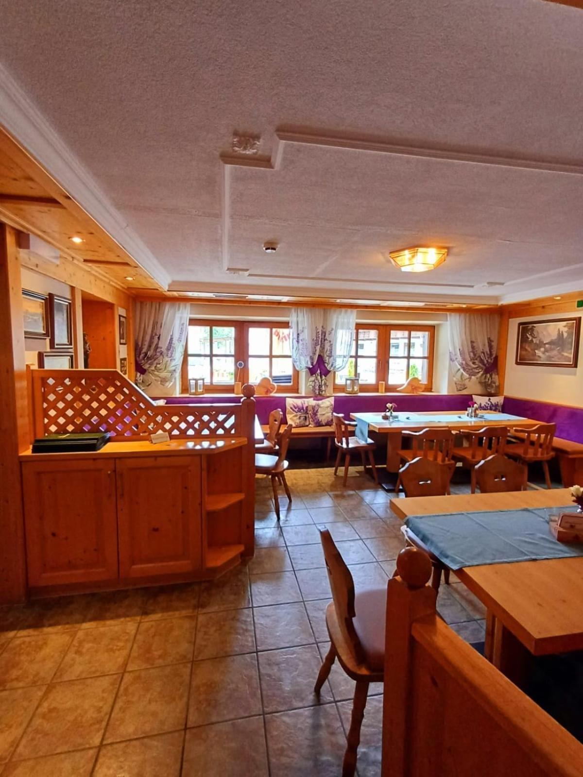 Hotel Restaurant Liesele Sonne Sankt Leonhard im Pitztal Exterior foto
